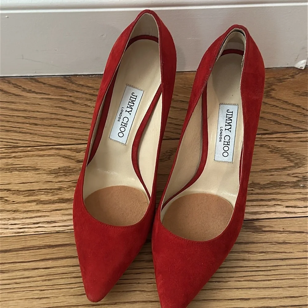 Jimmy Choo London Scarlet Suede Heels. Size 39 eu.